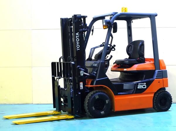 トヨタ製2トンバッテリーフォークリフト ポジショナー付きリーチフォーク搭載 2020年式