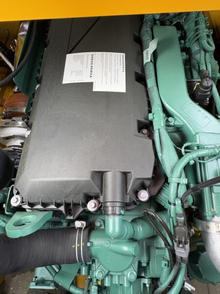 23tディーゼルフォークリフトFD230-6に搭載されたボルボ製エンジン