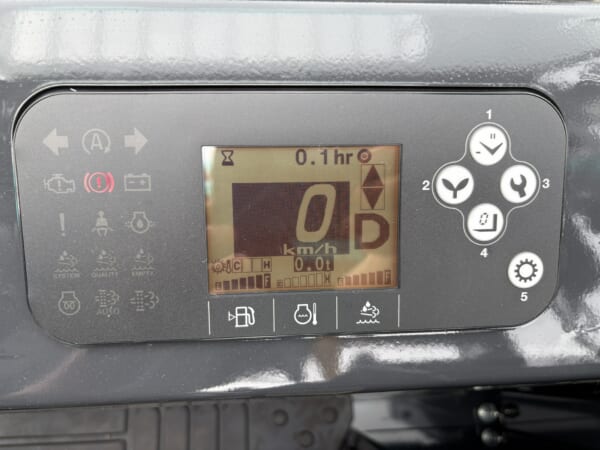 23t大型フォークリフトFD230-6に装備された簡易荷重計の表示モニター