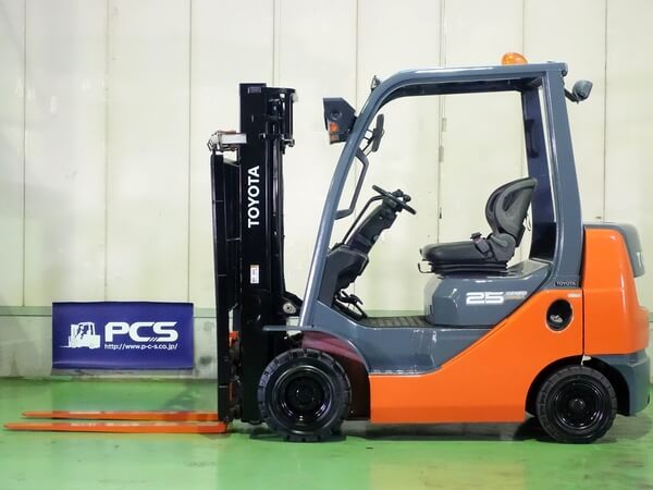 02-8FDK25 2.5トン ディーゼル 【中古フォークリフトのPCS】