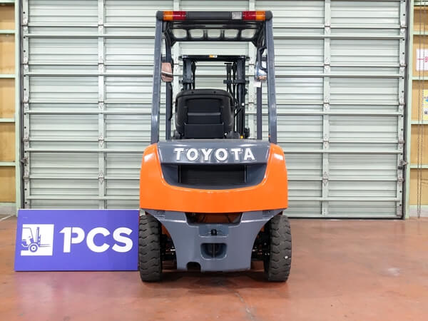 02-8FD20 2.0トン ディーゼル 【中古フォークリフトのPCS】