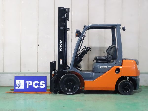 02-8FD25 2.5トン ディーゼル 【中古フォークリフトのPCS】