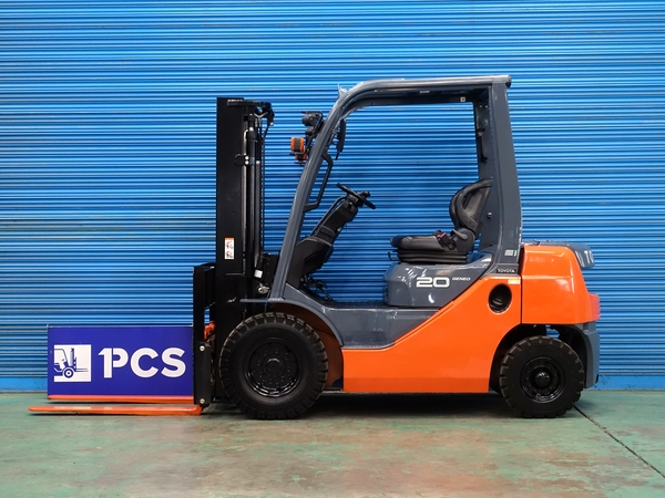 トヨタ 02-8FD20