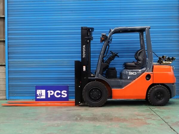 トヨタ 02-8FG30