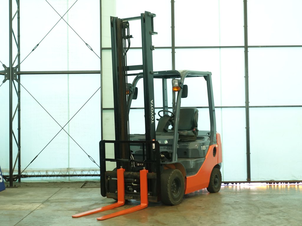 02-8FD18 1.8トン ディーゼル 【中古フォークリフトのPCS】