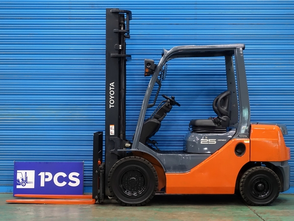 トヨタ 02-8FD25
