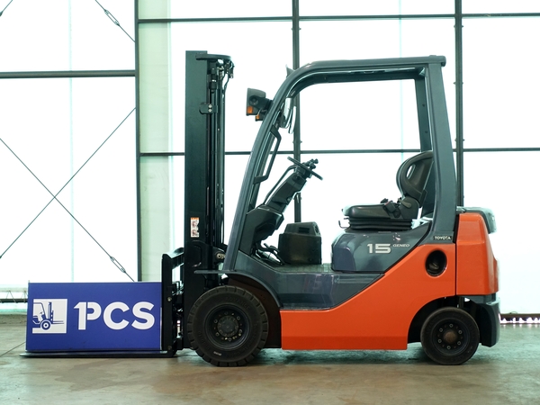 トヨタ 02-8FD15