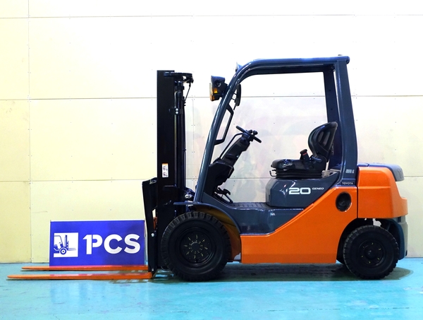 02-8FD20 2.0トン ディーゼル 【中古フォークリフトのPCS】