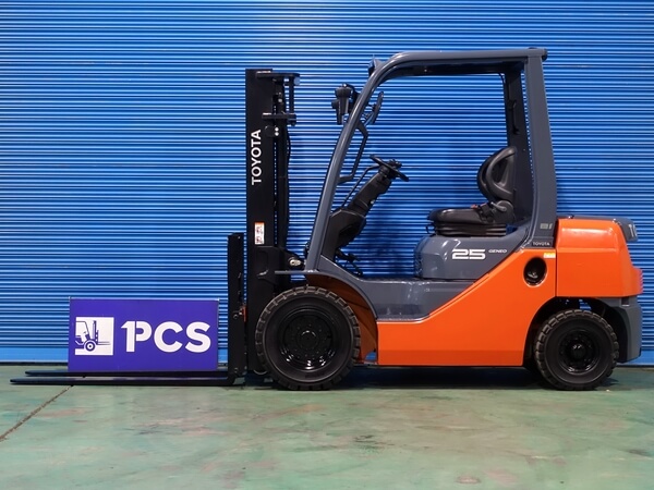 02-8FD25 2.5トン ディーゼル 【中古フォークリフトのPCS】