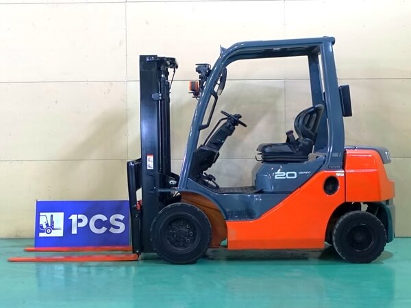 02-8FD20 2.0トン ディーゼル 【中古フォークリフトのPCS】