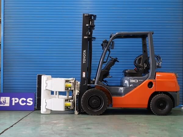 トヨタ 02-8FG30