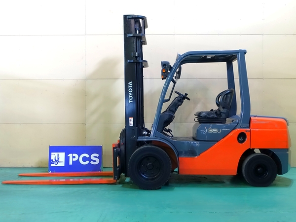 トヨタ 02-8FGJ35