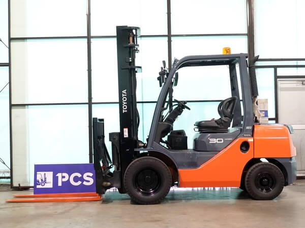トヨタ 02-8FD30