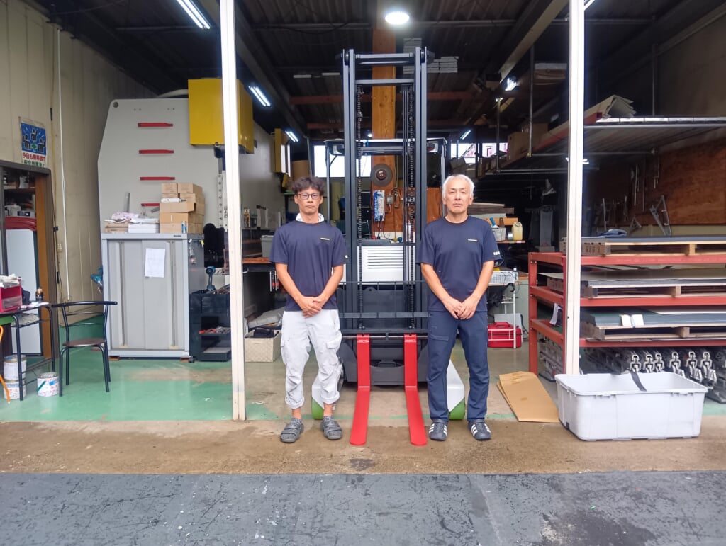 屋根工事・リフォーム業 有限会社銅和板金工業様｜ガソリン車からバッテリー車へ入替